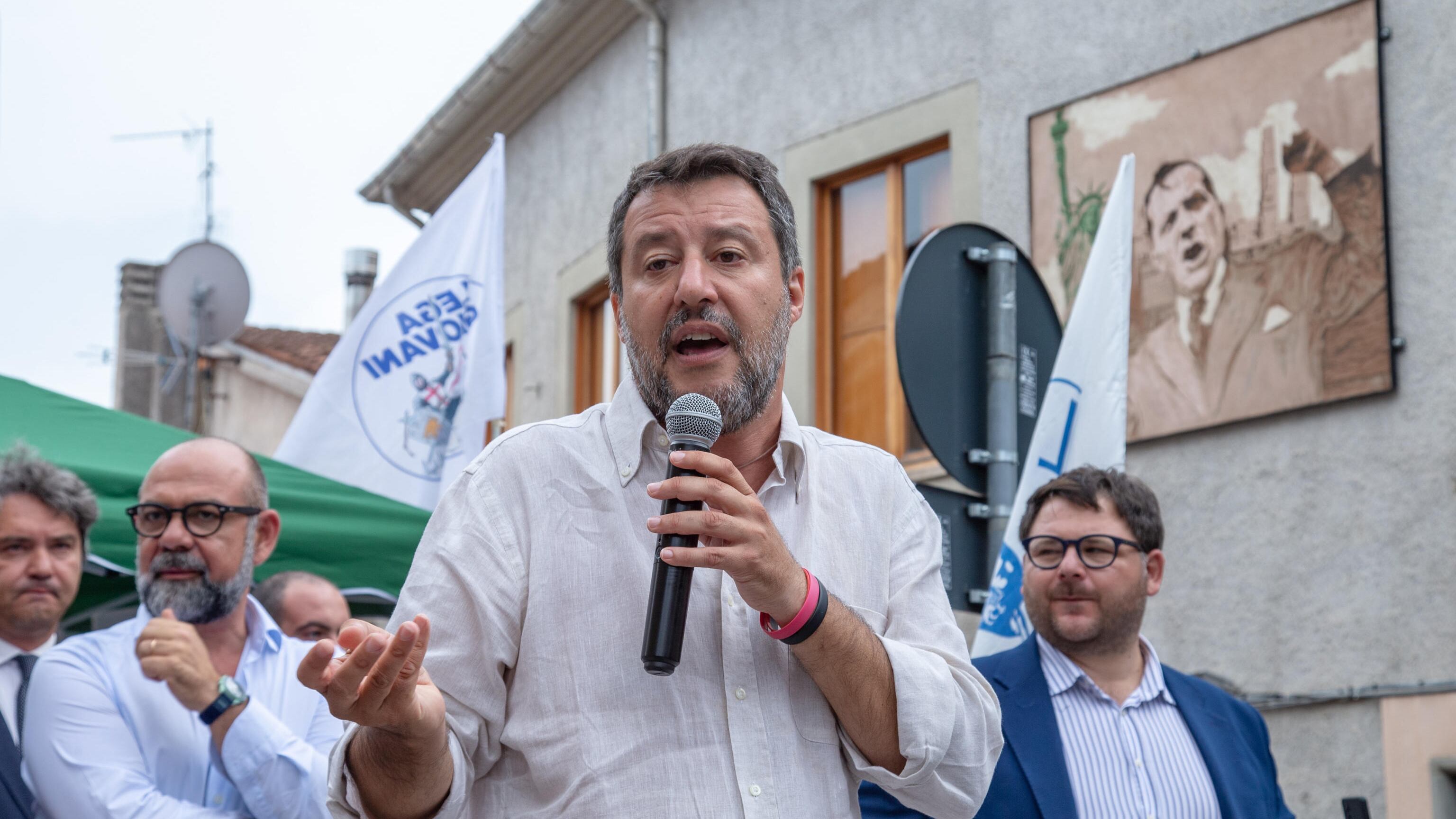 "Una fede politica incrollabile". Cosa si nasconde nella "t" di Salvini