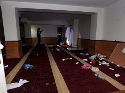 Ajaccio, attacco alla moschea: "Via i musulmani da casa nostra"