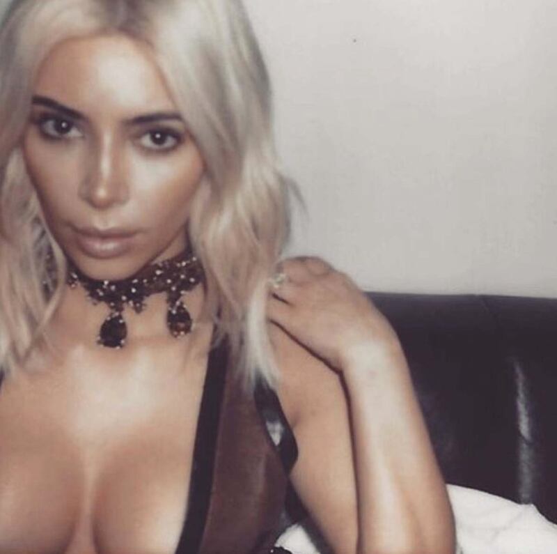 Emily Ratajkowski e Kim Kardashian in topless 16