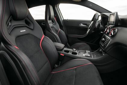 Mercedes A 45 AMG 9