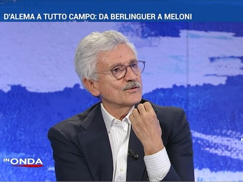 "Lei e Conte..." "Bassissimo livello". La domanda che gela D'Alema in diretta