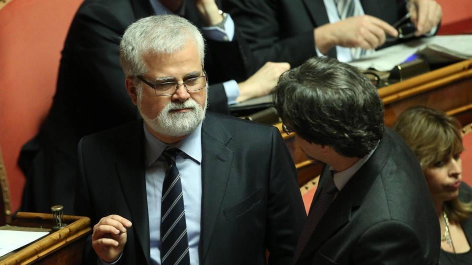 Notte tesa al Senato: governo salvo per un voto