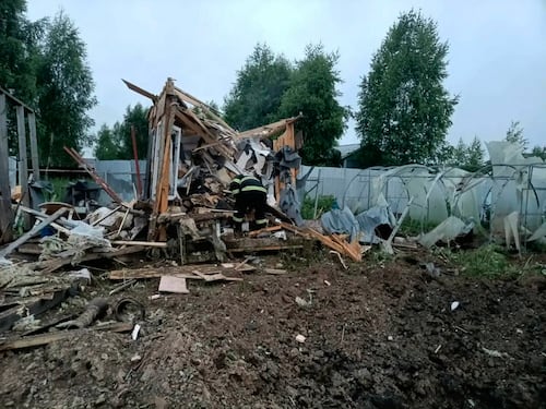San Pietroburgo sotto attacco: Kiev colpisce il cuore energetico russo. Il governatore: "Restate a casa"