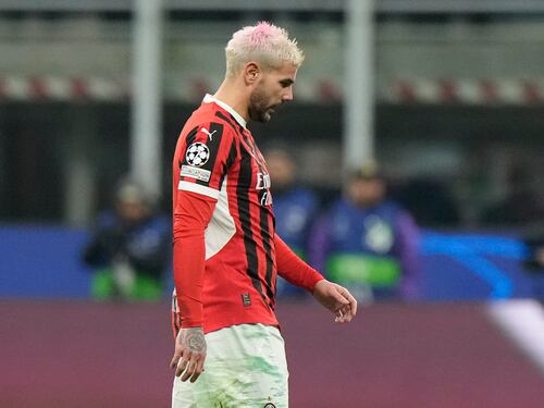 Theo buttafuori del Milan