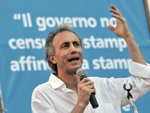 Da Repubblica a La7, crolla il “monolite” della stampa amica