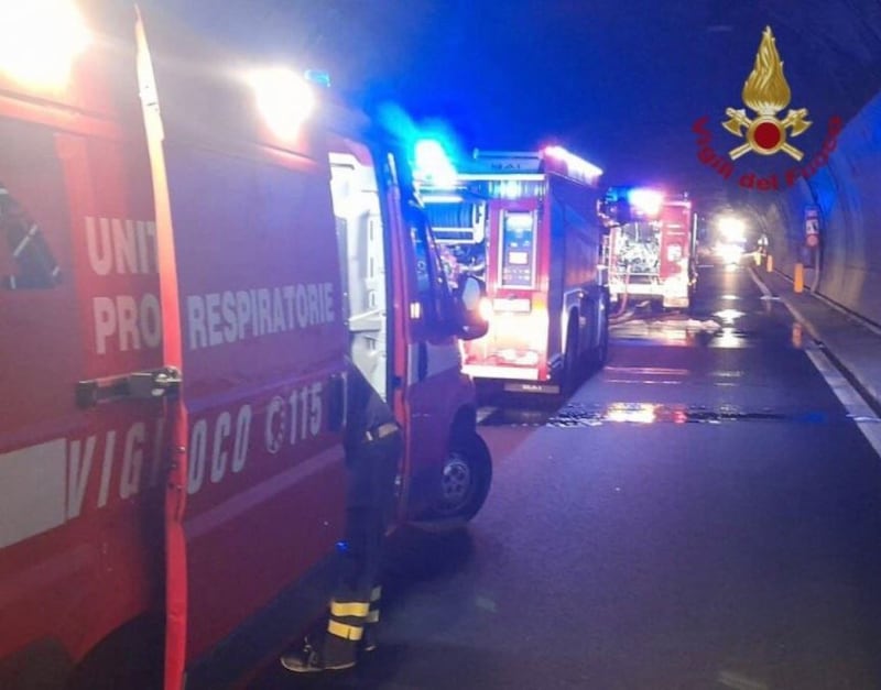 Lecco, bus prende fuoco con a bordo 25 bambini 3