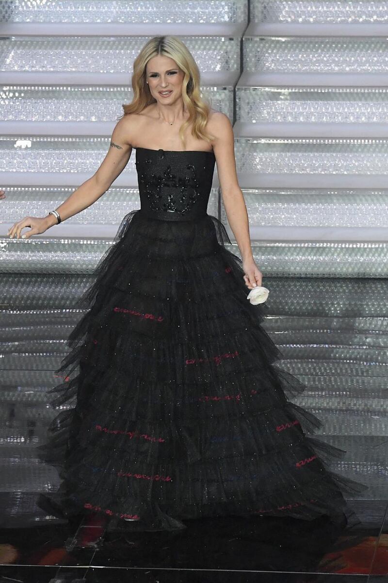 Michelle Hunziker, la sexy conduttrice a Sanremo 2018 15