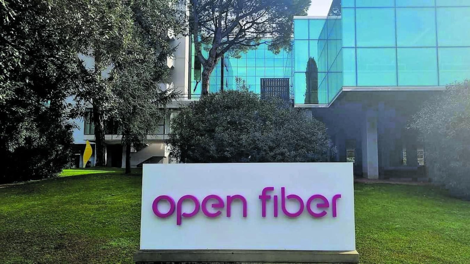 Stretta finale Fibercop-Open Fiber