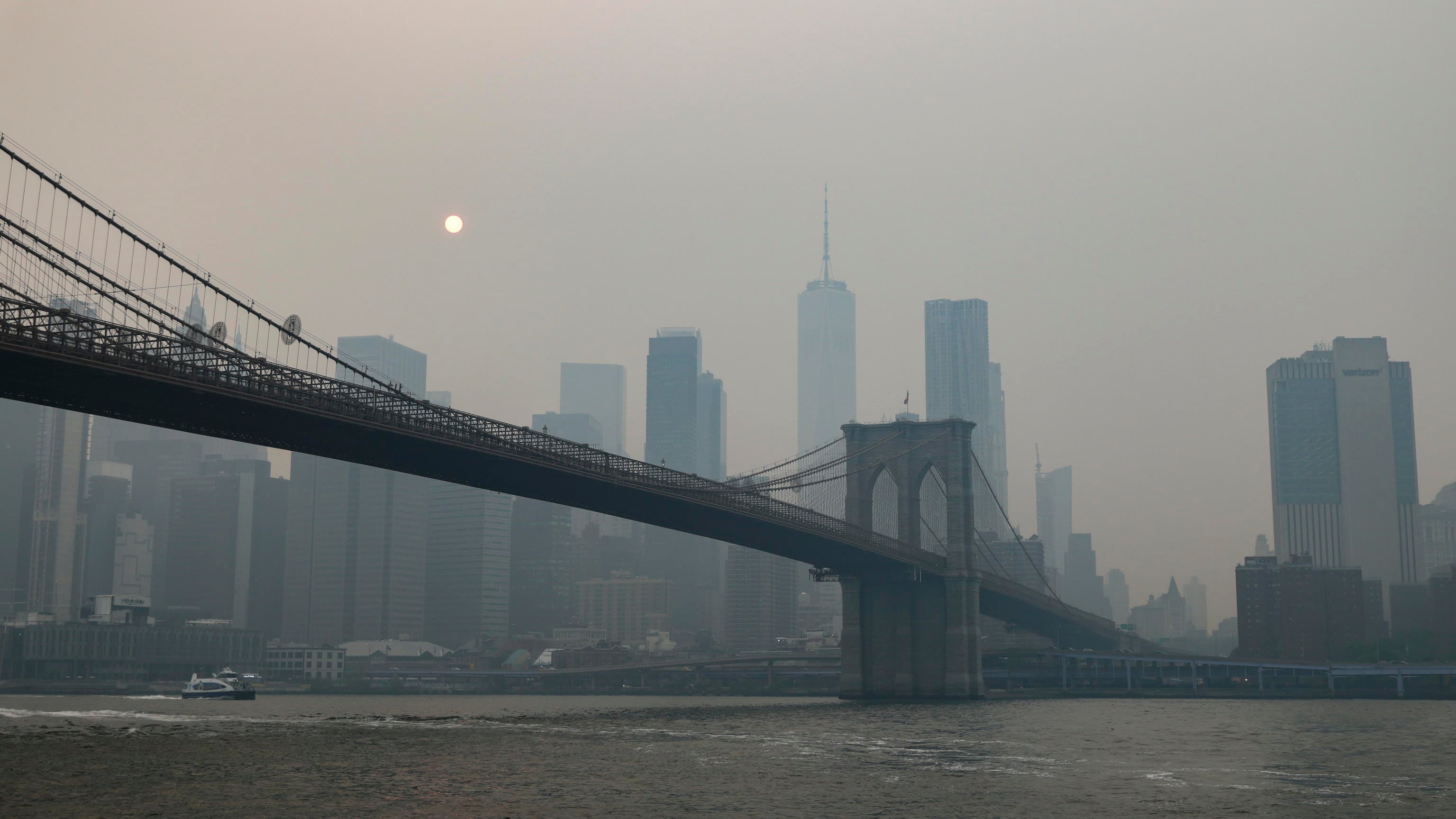 Mondiali 2026: fumo su New York a causa degli incendi. Trump furioso contro il Canada