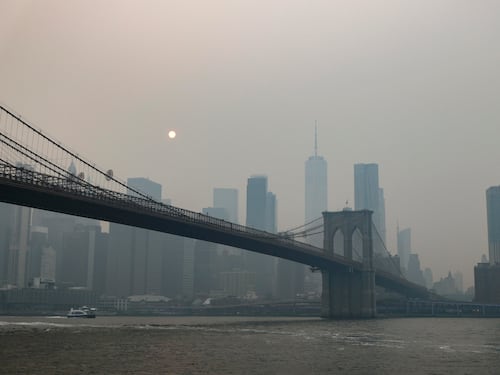 Mondiali 2026: fumo su New York a causa degli incendi. Trump furioso contro il Canada