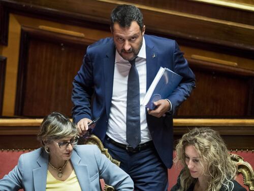 Salvini: "Ritirare la sfiducia? Non siamo al mercato del pesce". E smonta il reddito 5S