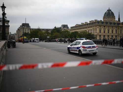 L'attaco di Parigi e i misteri sull'attentatore e sul movente