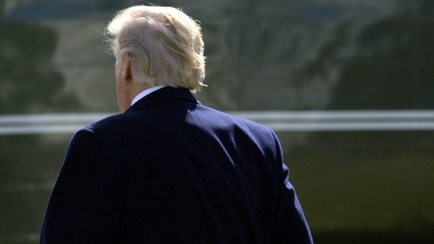 Trump: "Via i fondi federali alle città che proteggono i clandestini"