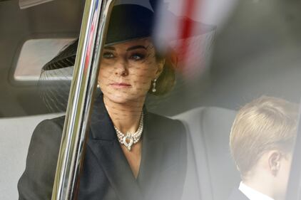 William, Kate, Harry e Meghan al funerale della regina Elisabetta 19
