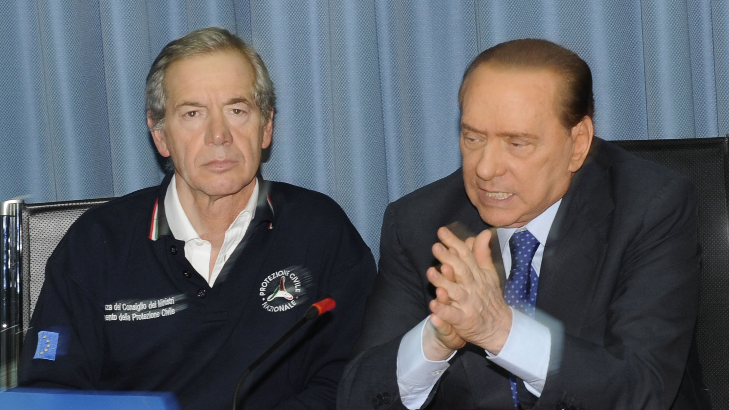 Berlusconi punta su Bertolaso. Lui è tentato: "Se tutti uniti..."