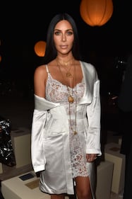 Kim Kardashian in biancheria intima alla Paris Fashion Week 4