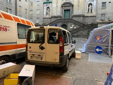 Pronto soccorso devastato dai parenti del 15enne ucciso a Napoli 3