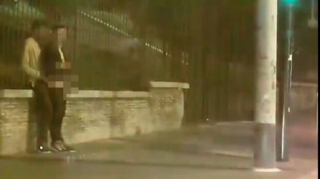 Roma, sesso in strada all'ombra del Colosseo
