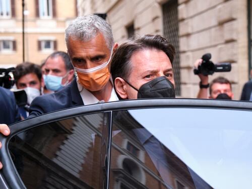 Colpo di scena: Conte pronto al ritiro