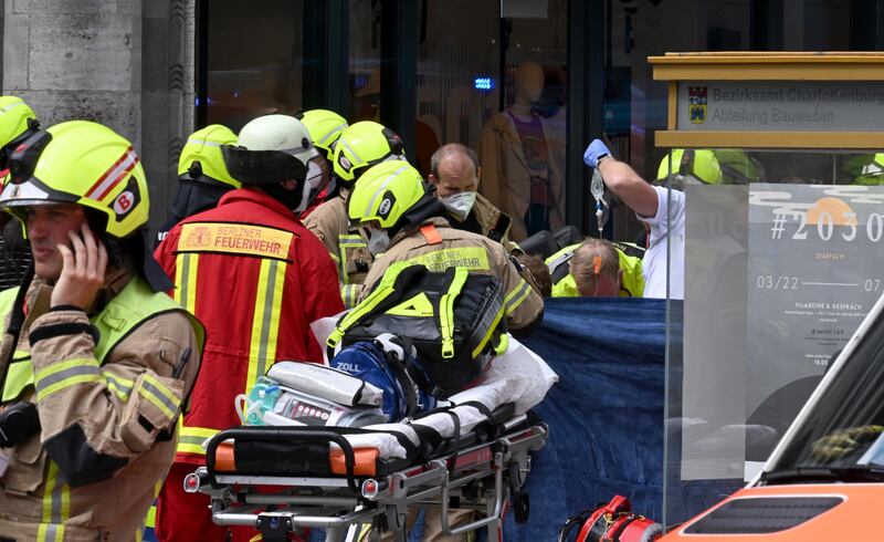 Lo schianto e poi i soccorsi: le immagini da Breitscheidplatz 1