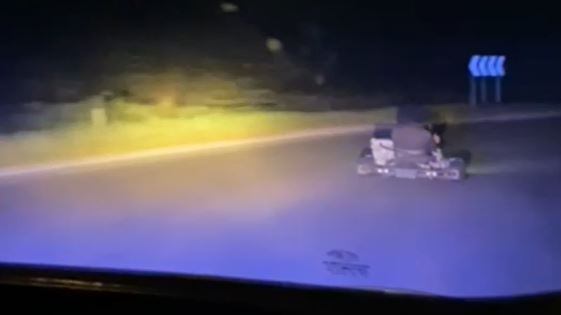 Fuga col go-kart: tra poliziotti e fuggitivo inseguimento a 150 km/h
