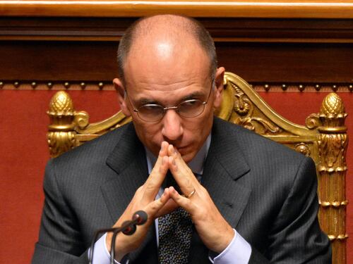 Letta parla in Senato: "Se governo muore, deve farlo in Parlamento"