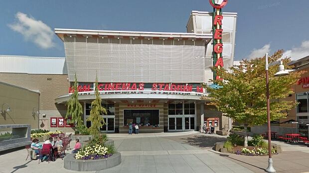 "Avevo paura dei terroristi". Va al cinema e spara a una spettatrice