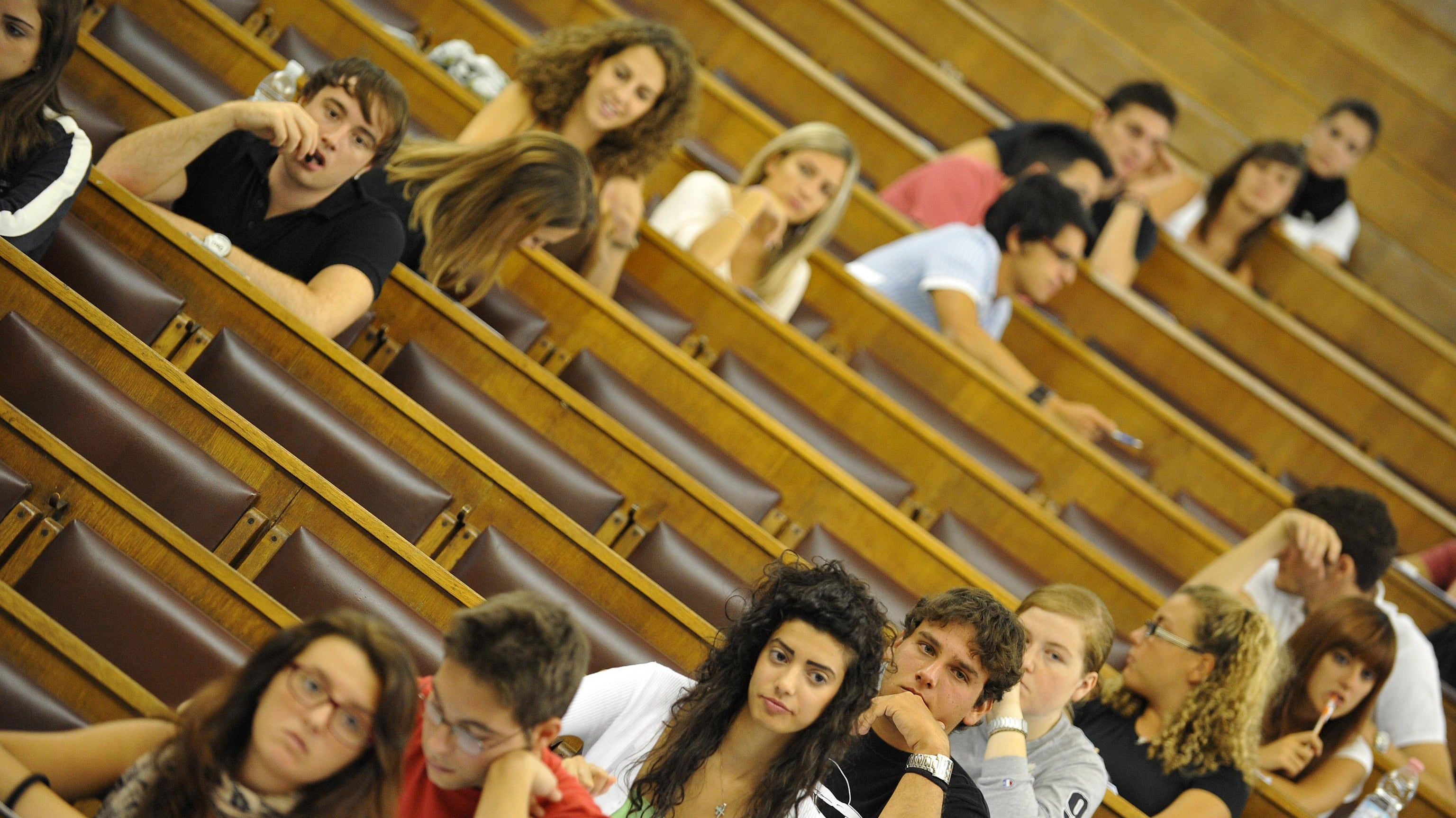 Scuola, Italia in ritardo di 15 anni sul digitale