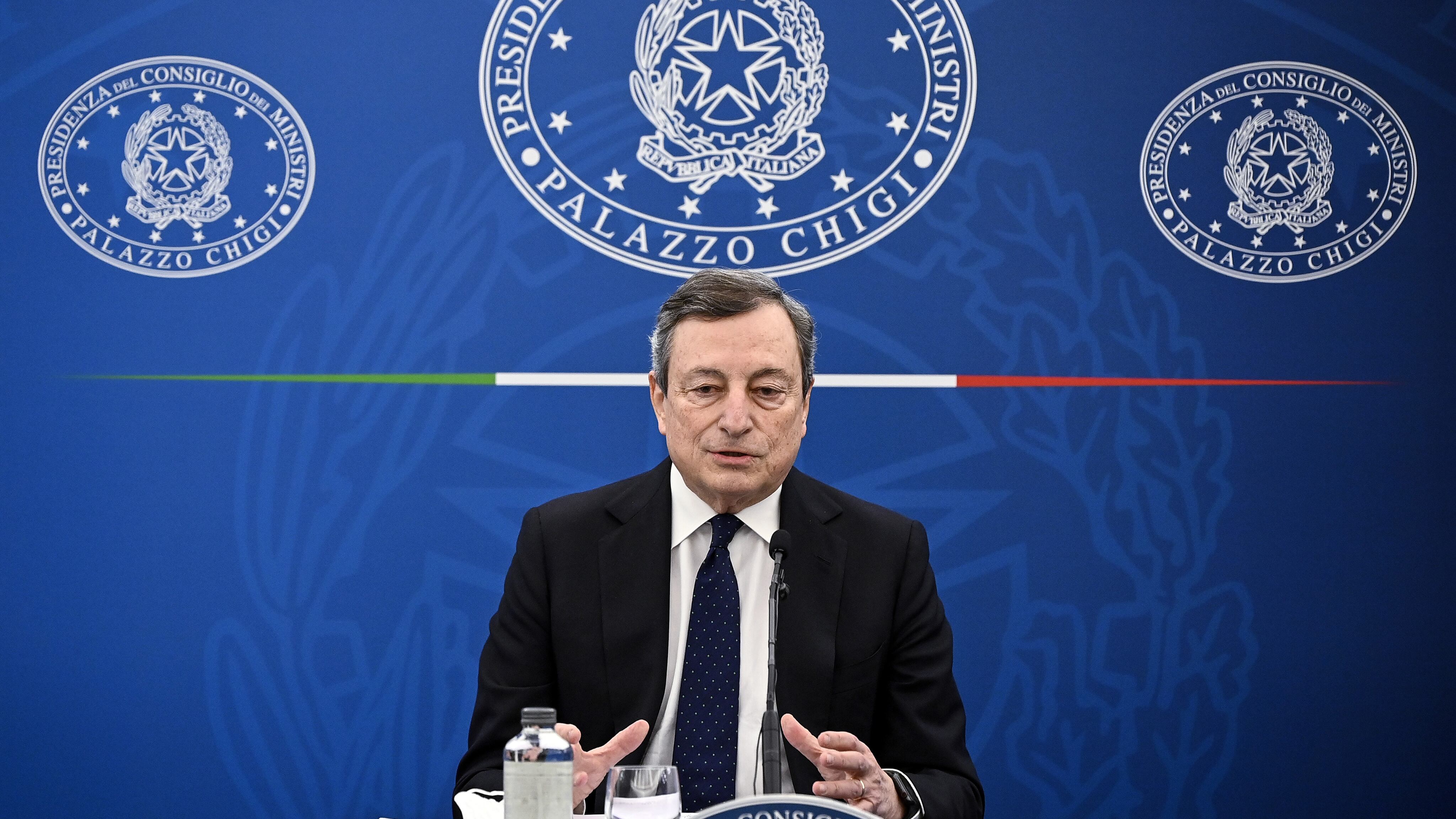 Draghi vuole cambiare passo. Basta sussidi, ora la crescita
