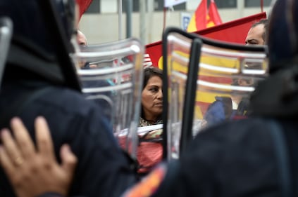 Scontri tra centri sociali e polizia al vertice Ue 2