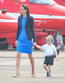 Che capricci, principe George! Tutte le foto alla base militare della Raf e dello "scivolone" sexy di Kate 22
