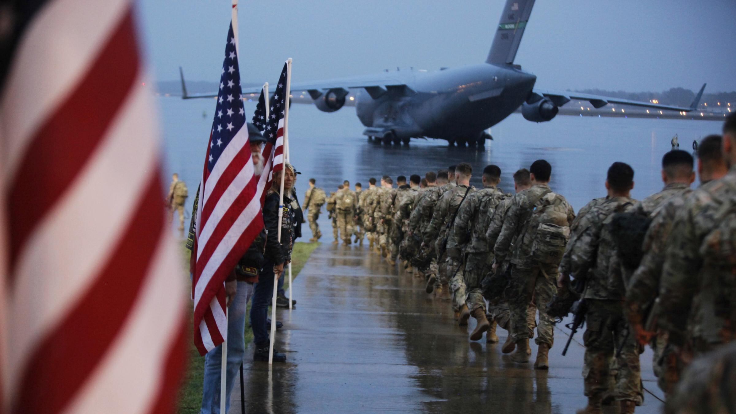 Gli Usa riducono il personale nell'ambasciata in Iraq: cosa sta succedendo