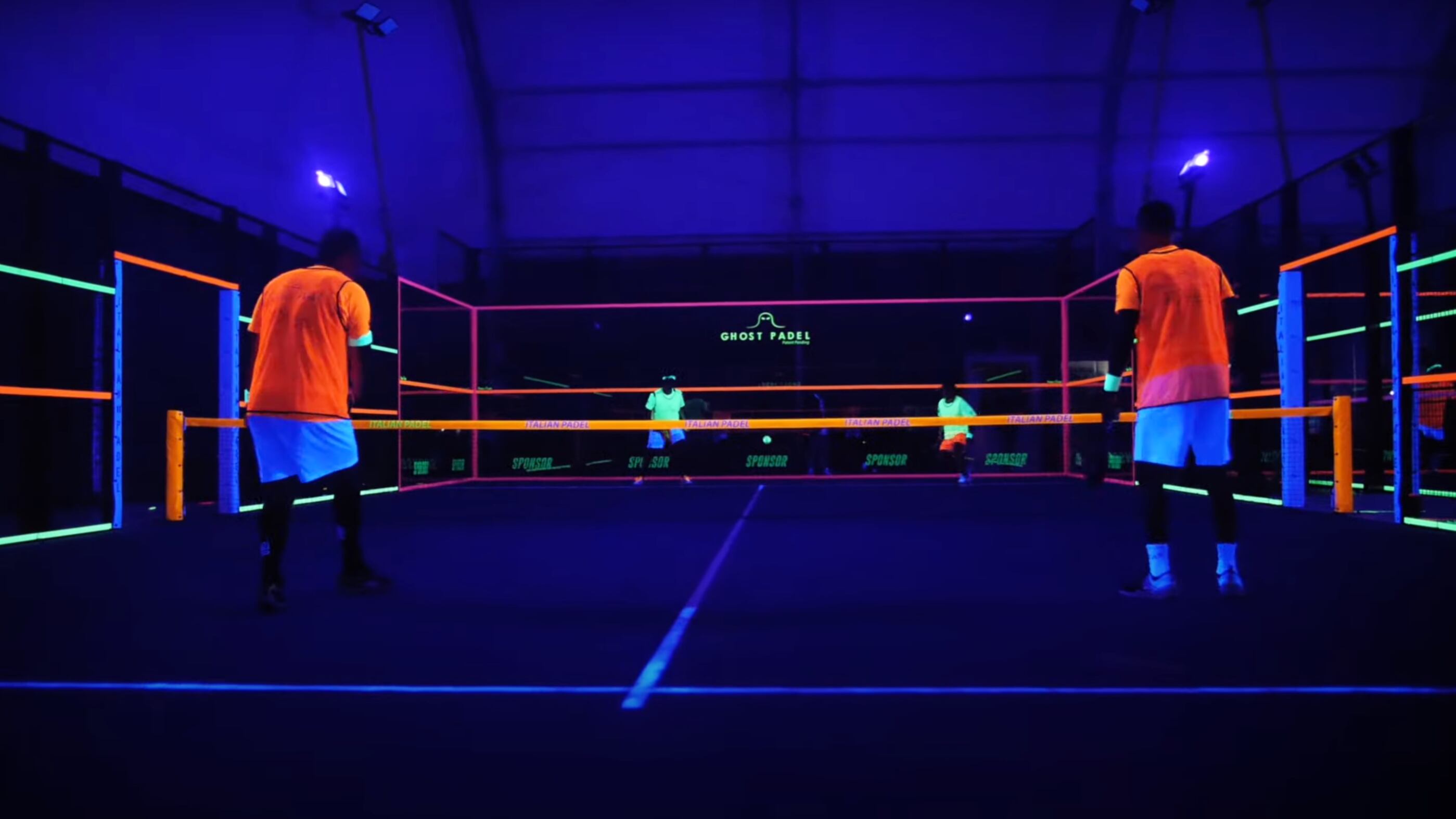 Dal Padel al "Ghostpadel": si gioca al buio, ecco come funziona