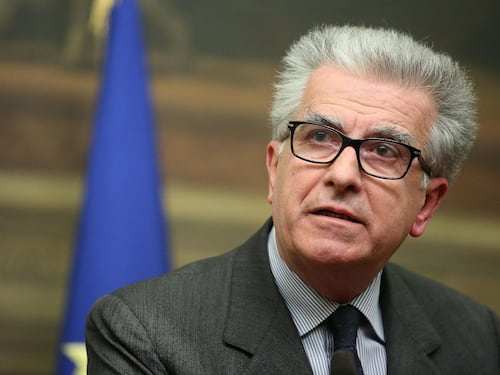Zanda: "Berlusconi è ineleggibile". Pdl: "Parole che minano il governo"