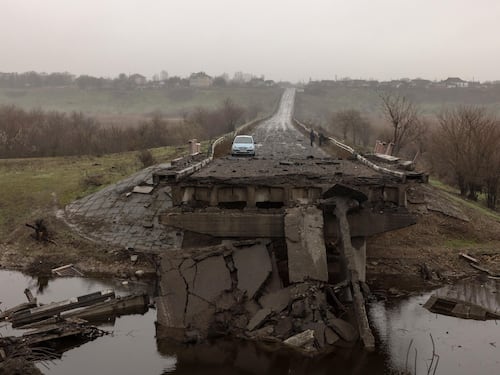 Ora i russi preparano la mobilitazione segreta di altri 100mila soldati. Ritirata da Zaporizhzhia