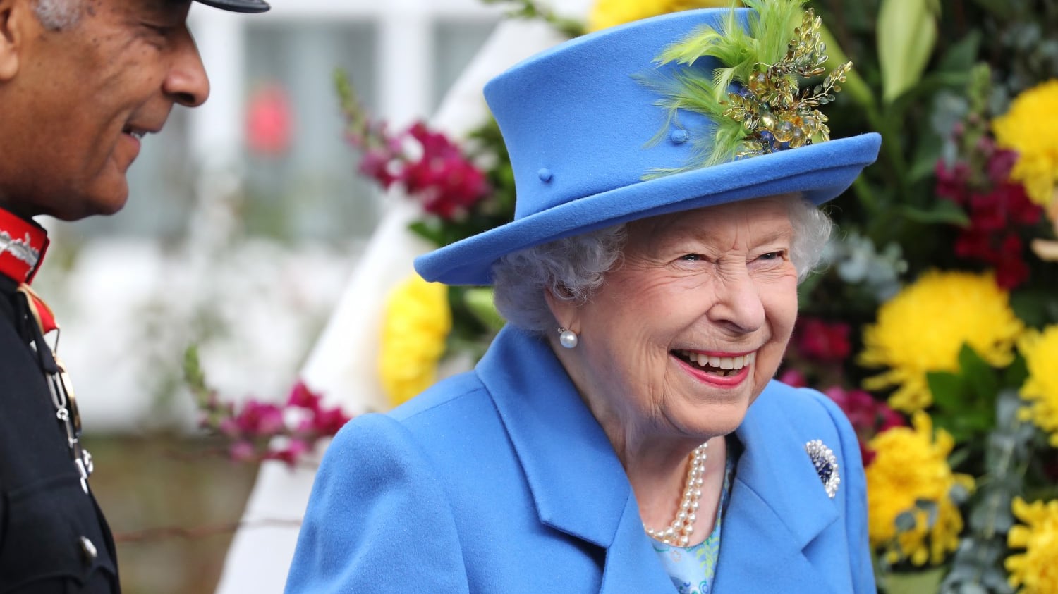 Che fine fanno gli abiti della regina Elisabetta?