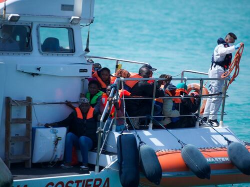 Migranti, l'Italia non cede: pronto il no al vertice Ue