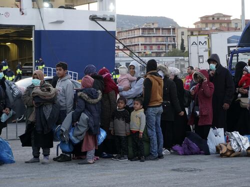 Patto migranti al via, la Grecia prepara la stretta: “Confini sotto controllo”