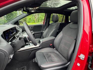 Mercedes EQA 300 4Matic: guarda la gallery del crossover elettrico premium 17
