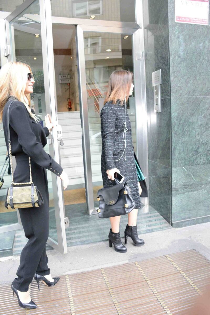 Michelle Hunziker e Aurora Ramazzotti come sorelle alla sfilata Trussardi 9
