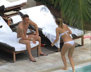 Ilary Blasi sexy conduttrice del Grande Fratello Vip 13