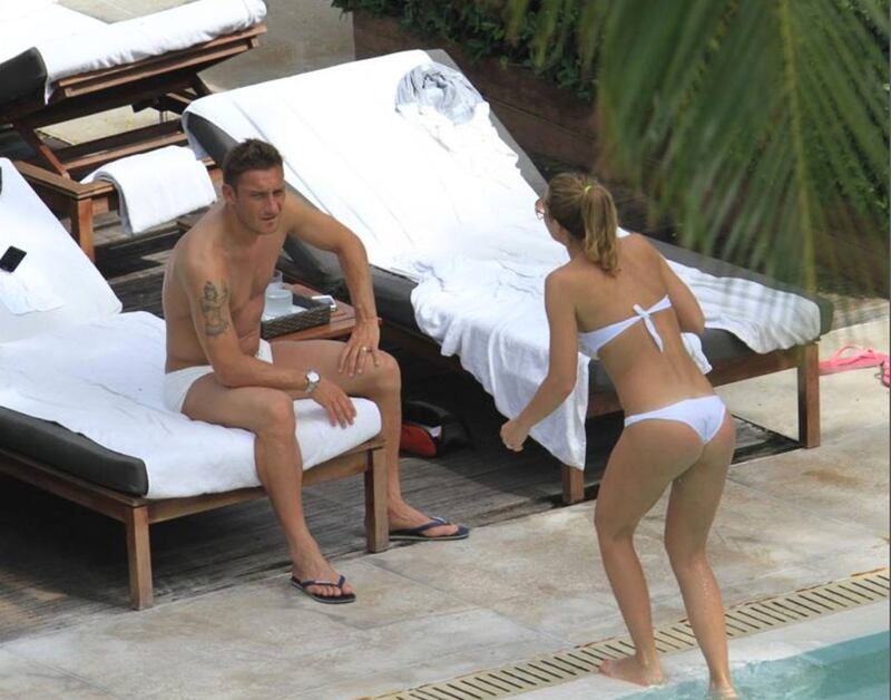 Ilary Blasi sexy conduttrice del Grande Fratello Vip 13