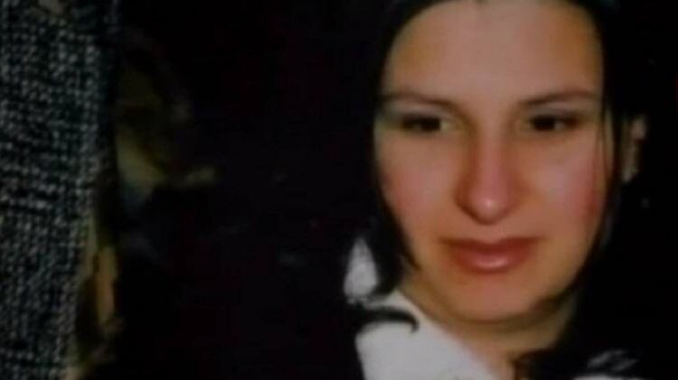Venne uccisa dal marito dopo 12 richieste d'aiuto: "I figli restituiscano i soldi"