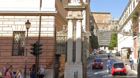 "Ceneri dei defunti in casa". Arriva la svolta del Vaticano