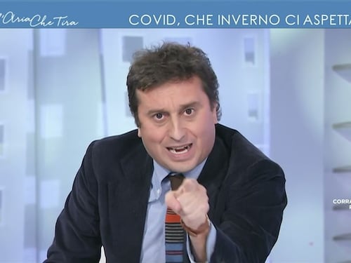 Mezzobusto, comico per intero e teleprovocatore perfetto