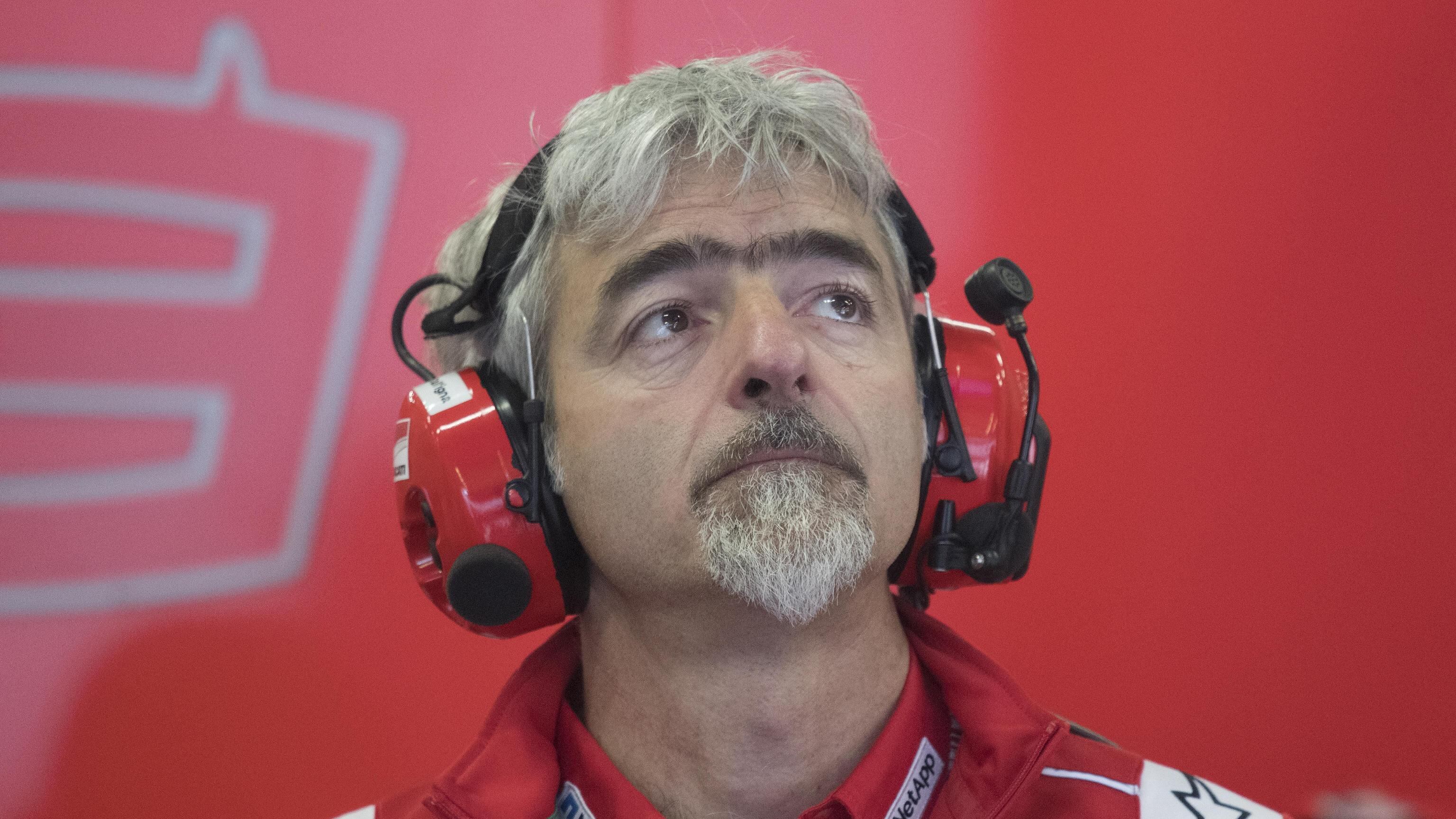 E il papà della Rossa vuol premiare Bezz