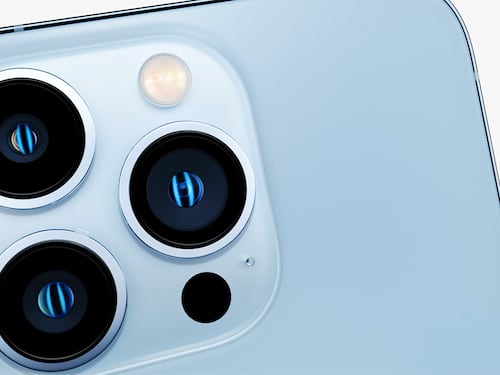 iPhone, allerta schermo rosa: è colpa di un bug