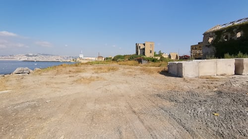 Napoli, la ex Corradini ridotta a macerie 3