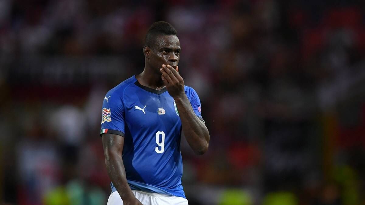 "Di' che sei stata violentata da Balotelli". Il ricatto a Super Mario