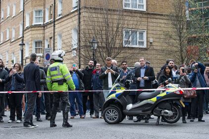 Maxi incendio a Londra: 2mila persone in fuga 3